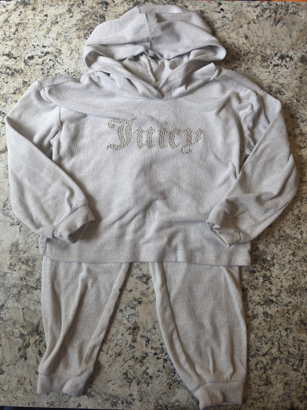 Juicy Couture Girls Cream Embossed Velour Tracksuit Set (Size 4T)